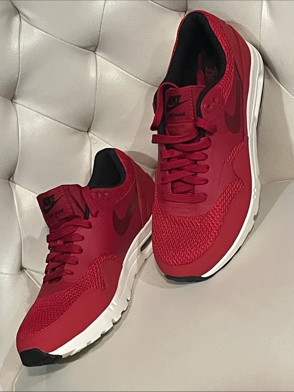 Nike Red Air Max Lifestyle Sneakers Eye Catching Beautiful Size 8.5